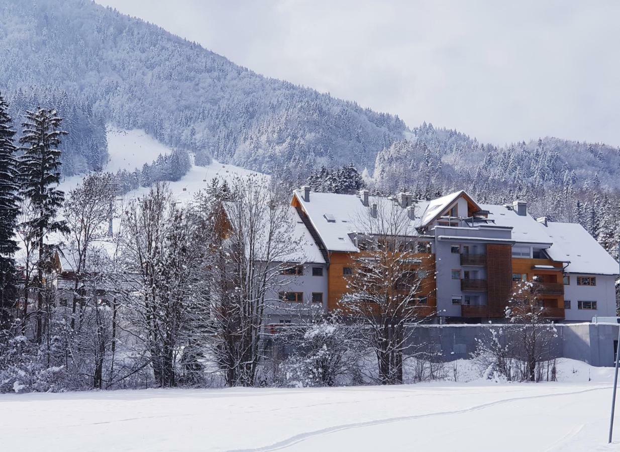 Apartamento Yellow Apartma Kranjska Gora Exterior foto